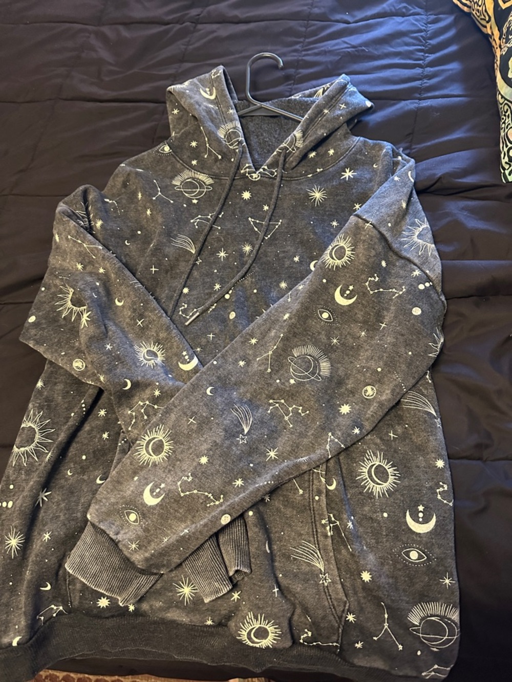 No Boundaries Black Gray Star & Moon Print Hooded Sweatshirt